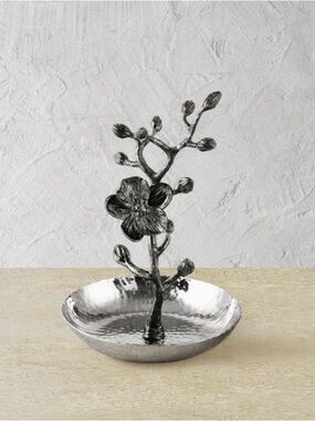 Michael Aram Black Orchid Ring Catch